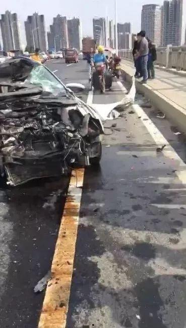 吃瓜爆料车祸现场视频,视频曝光惊心动魄瞬间