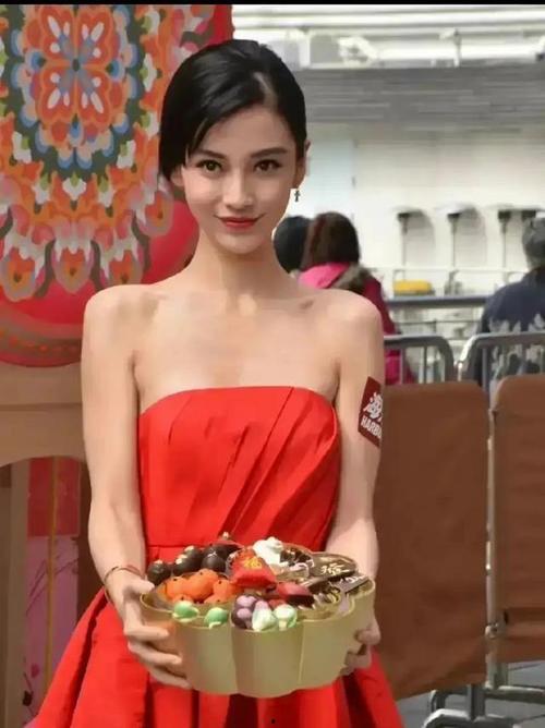 四字女星吃瓜爆料视频,娱乐圈风云再起